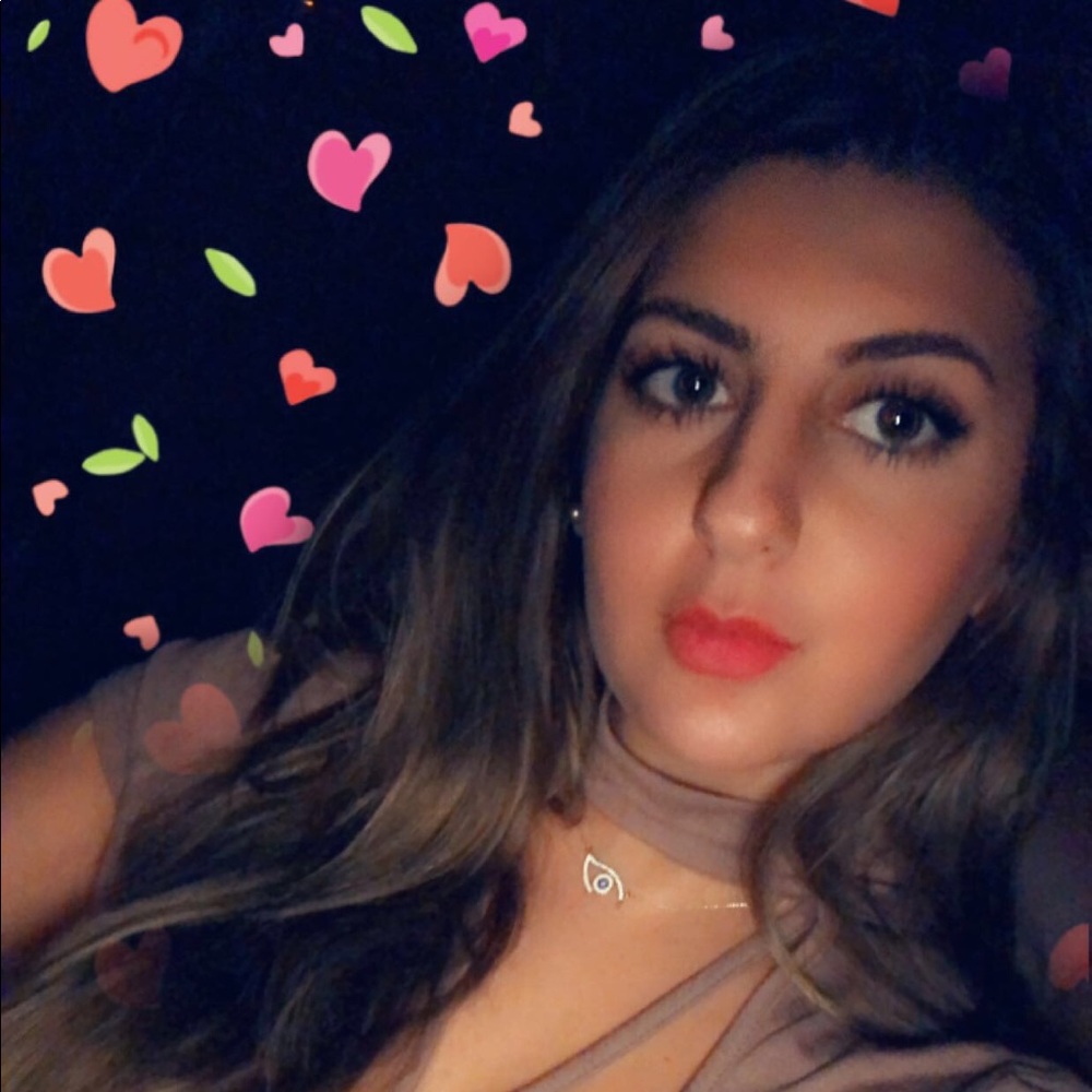 Meet your Posher, Maya